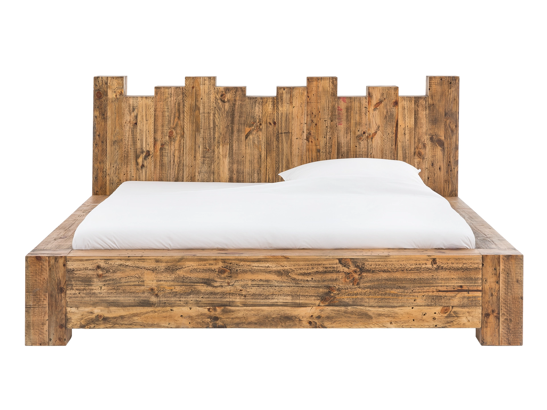 Modernes Holzbett in ruhigem Schlafzimmer-Ambiente mit gedeckter Bettwäsche und natürlicher Holzoptik, gemütlich