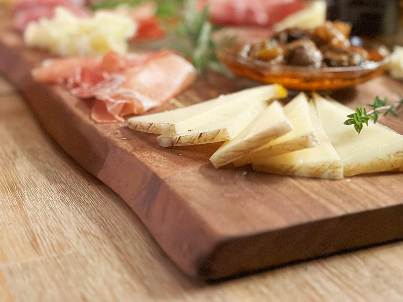 Schneidebrett Holz Akazie 50x28x2 cm